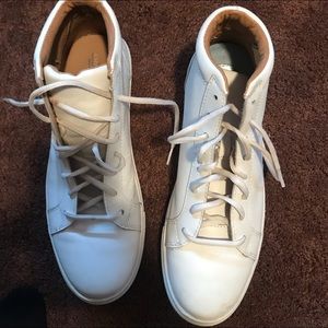 Men’s high top fashion sneakers